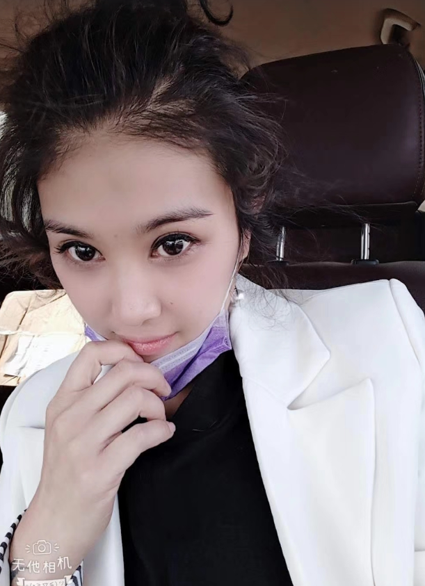 身材不错，态度很好，技术过硬，有道具可玩